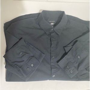 *** H&M**** Long Sleeve, Slim Fit Easy-Iron Shirt. Size: M.